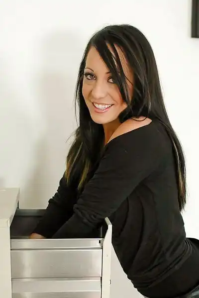 Veronika ist 35 Jahre jung und beruflich Networkerin.